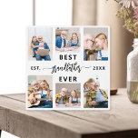 Bester Großvater je Großkinder FotoCollage Fotoplatte<br><div class="desc">Feiern Sie die besondere Bindung zwischen einem Großvater und seinen Enkelkindern mit der "Besten Großvater je" Großkinder Foto Collage Plaque. Diese personalisierte Plakette besticht durch eine wunderschön gestaltete Collage aus Foto, in der wertvolle Momente und wertvolle Erinnerungen festgehalten werden, die mit seinen geliebten Enkeln geteilt werden. Die liebevolle Nachricht "Bester...</div>