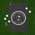 Bester Opa nach Par | Vatertagsgeschenk Golfhandtuch<br><div class="desc">Geben Sie Ihrem Golfprofi ein Vatertag Geschenk, das er stolz auf dem Golfplatz nutzen kann! Die ideale Geschenkidee für jeden Papa (kann für jeden Papa-Mönch angepasst werden - Papa, Pépé, Großvater, Großpapa, Großpapa, Grande, Grampa, Gräben, Gepapa-Pfow, Pappou, Pop-Pop, Mohn, Pop, Pappy, Nonno, Opa, Baba, Abuelo, Tutu Saba, Lolo usw.). Fügen...</div>