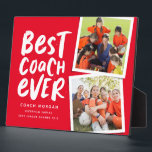 Bester Trainer je zwei Foto Team Danke Fotoplatte<br><div class="desc">Wir bedanken uns bei einem tollen Coach und feiern eine wunderbare Saison mit dieser lustigen zweiFoto-Plakette in Rot-Weiß-Farbe. Personalisieren Sie es auch mit Ihrem eigenen Text,  um an eine erfolgreiche Saison zu erinnern. Es ist eine tolle Möglichkeit,  Ihre Wertschätzung für jede Sportsaison und Sportler jung und alt zu zeigen!</div>