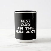 Bester Vater in der Galaxie Zweifarbige Tasse (Mittel)