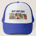 Bester Vater je | Drei Fotos Truckerkappe<br><div class="desc">Dieser hat drei Fotorahmen für Bilder von Kindern oder Papa. Dark blue text "Best Vater Ever" erscheint oberhalb der bilder und der benutzerdefinierte Text unten erlaubt es Ihnen,  mit Kindernamen zu personalisieren. Dies ist ein perfektes herzliches Vatertag oder Geburtstagsgeschenk für jeden Papa.</div>