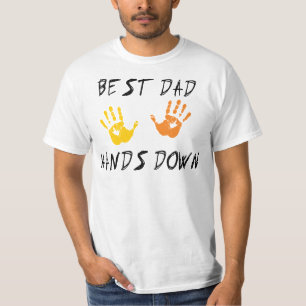 Bester Vater übergibt unten T - Shirt