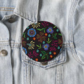 bestickte Brosche mit Blume auf schwarzem Untergru Button (Beispiel)