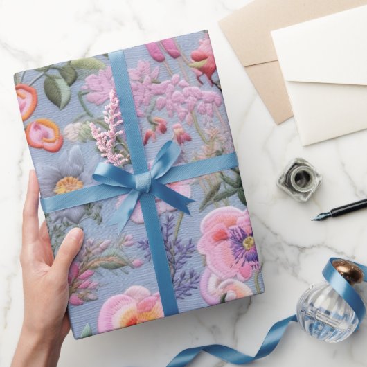 besticktes, florales, nahtloses Muster Geschenkpapier (Schenken)