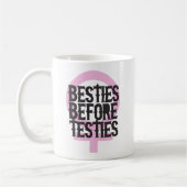Bestien vor Tessis Kaffeetasse (Links)