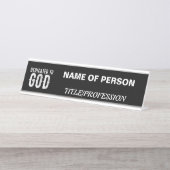 BESTIMMT AUF COOLEN, KUNDENBEWEGLICHEN WEISSEN TEX SCHREIBTISCHNAMENSPLAKETTE (Vorderseite )