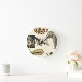 Bestückte Tiere auf Creme-Hintergrund gemalt Runde Wanduhr (Zuhause)