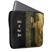 Besuch bei Morgengrauen Jesus klopfen an einer rus Laptopschutzhülle (Vorne Rechts)