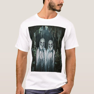 Besucher im silbernen Mantel – Höhle des Kontakts T-Shirt
