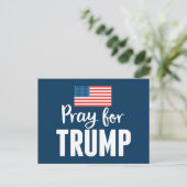 Beten Sie für Trump - 2020 mit amerikanischer Flag Postkarte (Stehend Vorderseite)