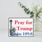 Beten Sie für Trump auf Postkarte (Stehend Vorderseite)