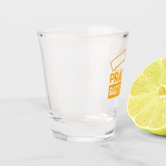 Betet und vertraue Gottes unbegrenzten Plan auf de Schnapsglas (Links)