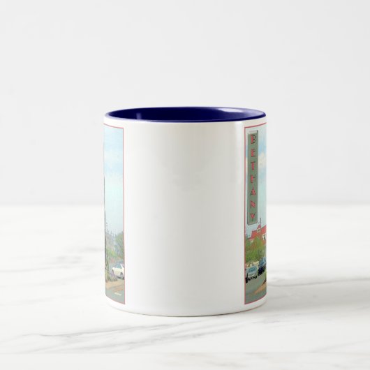 Bethany Strand-Totem-Pole-Tasse Zweifarbige Tasse (Mittel)