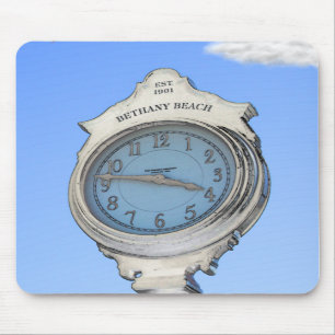 Bethany Uhr Mousepad