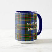 Bethune Clan Abzeichen & Tartan Tasse (VorderseiteRechts)
