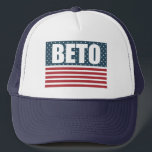 Beto American Flag Texas Gouverneur für die Halbze Truckerkappe<br><div class="desc">Beto für Gouverneur Wahl American Flag. Stimmen Sie Beto O'Rourke für Texas in den 2022 Mitterwahlen. Ein cooler liberaler Hut für einen Beto-Anhänger. Phantastisches Geschenk mit US Flagge in Rot,  Weiß und Blau für ein demokratisches Party Mitglied Texan.</div>