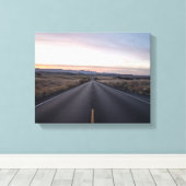 Betonstraße zwischen Steppe Leinwanddruck (Insitu (Holzboden))