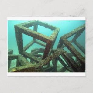 Betonwürfel unter Wasser abstrakte Kunst Postkarte