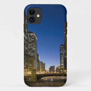 Betrachten hinunter den gefrorenen Chicago River iPhone 11 Hülle