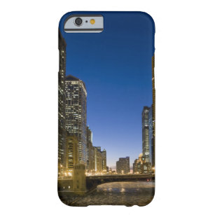 Betrachten hinunter den gefrorenen Chicago River Barely There iPhone 6 Hülle