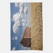 Betriebe | Alte rote Scheune im Weizenfeld Geschirrtuch (Vertikal)