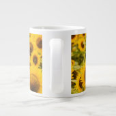 Betriebe | Ein Sonnenblumenfeld Jumbo-Tasse (Rückseite)