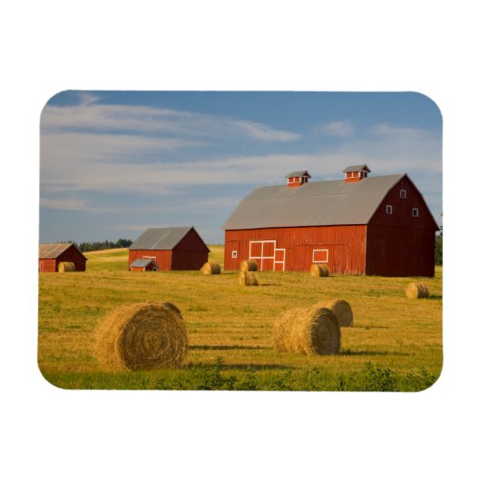Betriebe | Red Barns Near Hay Bales Magnet (Horizontal)