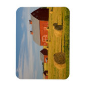Betriebe | Red Barns Near Hay Bales Magnet (Vertikal)
