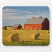 Betriebe | Red Barns Near Hay Bales Mousepad (Vorne)