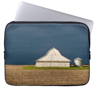 Betriebe   Weißer Stall & Silo Laptopschutzhülle