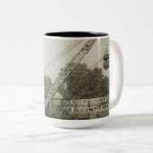 BETRIEBENER Kranmotor mit Kranantrieb im Nordweste Zweifarbige Tasse (VorderseiteRechts)