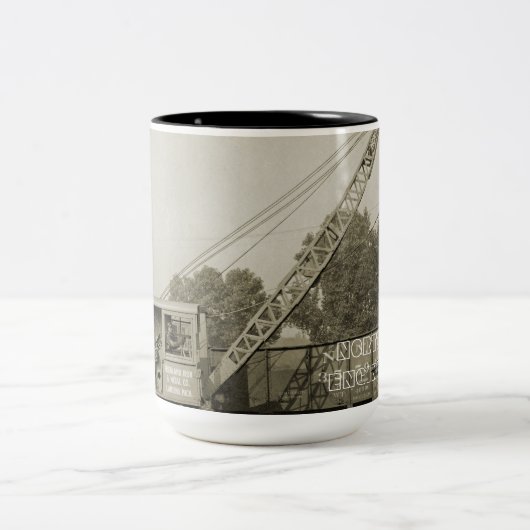 BETRIEBENER Kranmotor mit Kranantrieb im Nordweste Zweifarbige Tasse (Mittel)