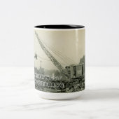 BETRIEBENER Kranmotor mit Kranantrieb im Nordweste Zweifarbige Tasse (Mittel)