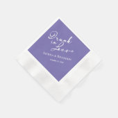 Betrunken in der Liebe Lila Monogram Wedding Napki Serviette (Ecke)