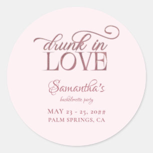 Betrunken in Liebe Champagner-Turm Rosa Junggesell Runder Aufkleber