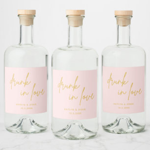 Betrunken in Liebe Minimalist Rosa Hochzeitsgesche Alkoholflaschenetikett