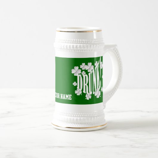 Betrunkener Text und Kleeblätter Bierglas (VorderseiteRechts)