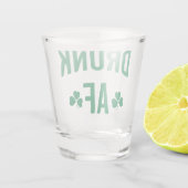 Betrunkenes AF Funny St. Patrick's Day Zitat Schnapsglas (Rückseite)
