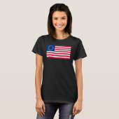 Betsy Ross American USA Flag 1777 Revolutionär USA T-Shirt (Vorne ganz)