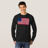 Betsy Ross American USA Flag 1777 Revolutionär USA T-Shirt (Vorne ganz)