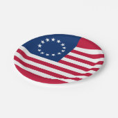 Betsy Ross Amerikanische Flagge Pappteller (Schrägansicht)
