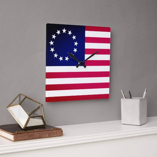 Betsy Ross Flag Quadratische Wanduhr (Büro)