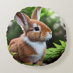 "Betsy the Bunny: Eine süße Braun und weiße Freude Rundes Kissen