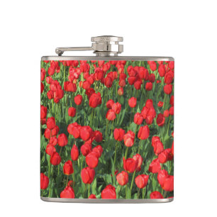 Bett aus roten Tulpen 02 Flachmann