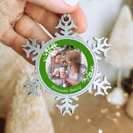 Beunruhigende Schneeflocken-Monogramm des grünen F Schneeflocken Zinn-Ornament