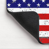 Beunruhigte amerikanische Flagge Mousepad (Ecke)