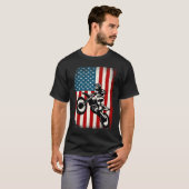 Beunruhigte amerikanische Flagge Vintager Dirt Bik T-Shirt (Vorne ganz)