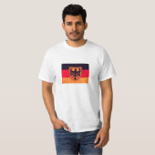 Beunruhigte deutsche Flagge T-Shirt (Vorne ganz)
