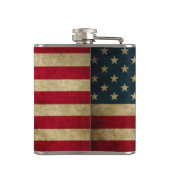 Beunruhigte Schmutz-amerikanische Flagge Flachmann (Rückseite)