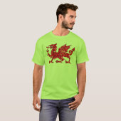 beunruhigter Wales-Flaggendrache T-Shirt (Vorne ganz)